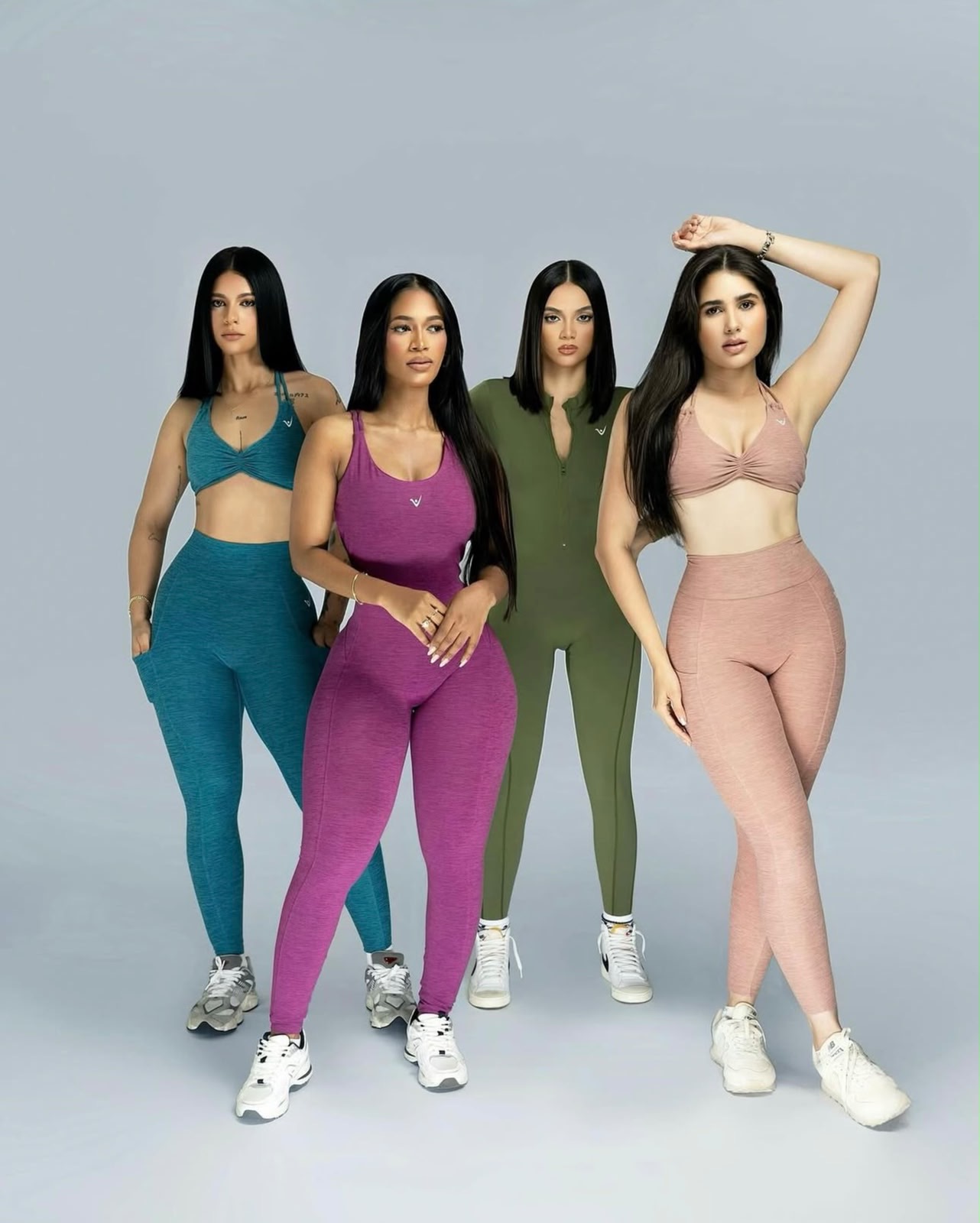 Equipo Veroflexify con conjuntos deportivos premium en varios colores